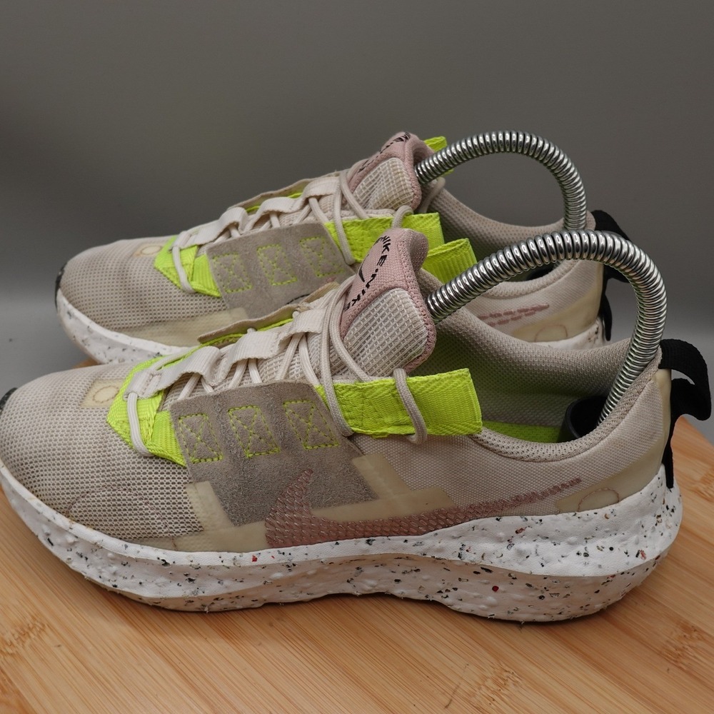 Nike Shoes Womens 7 Space Hippie 04 Women's Running Beige Volt CW2386-102